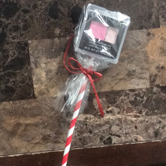 Mary Kay Mineral cheek color duo - Picture 3 of 4